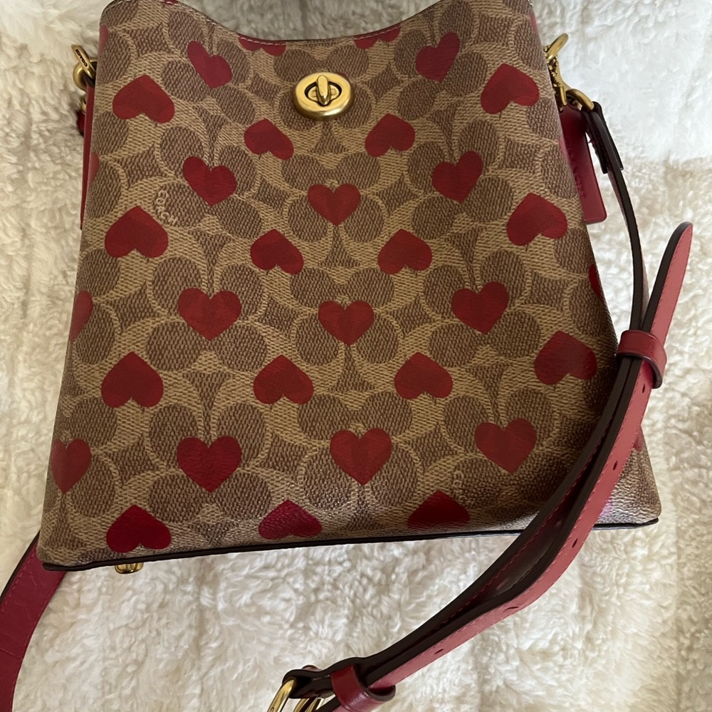 Coach Willow Bucket Bag Can as with Hearts